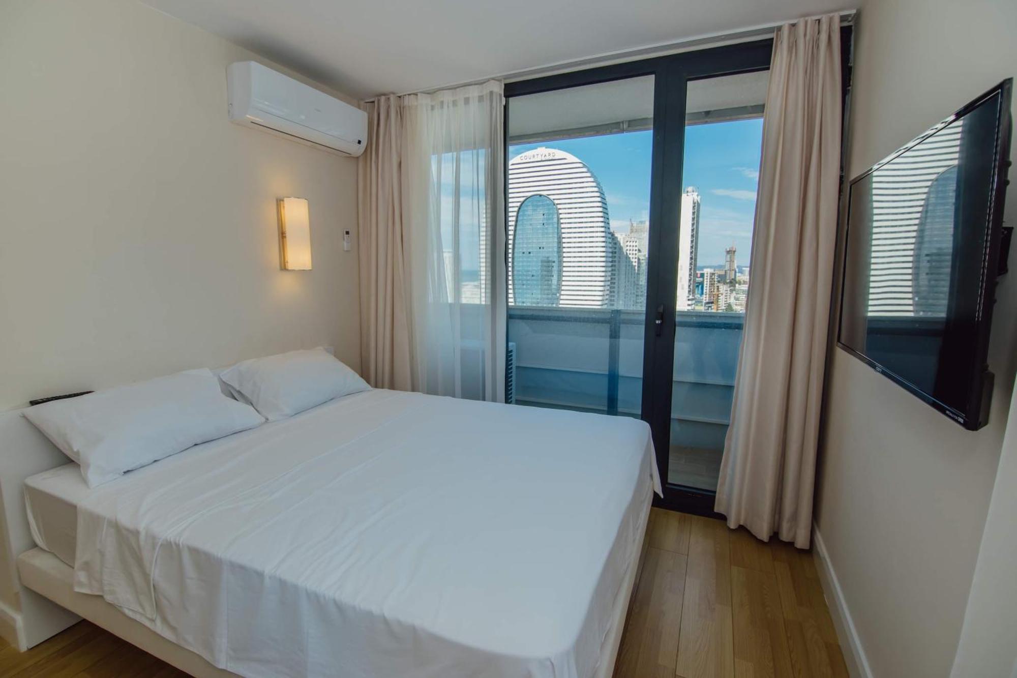 Orbi City Center Sea View Aparthotel Batumi Exterior foto