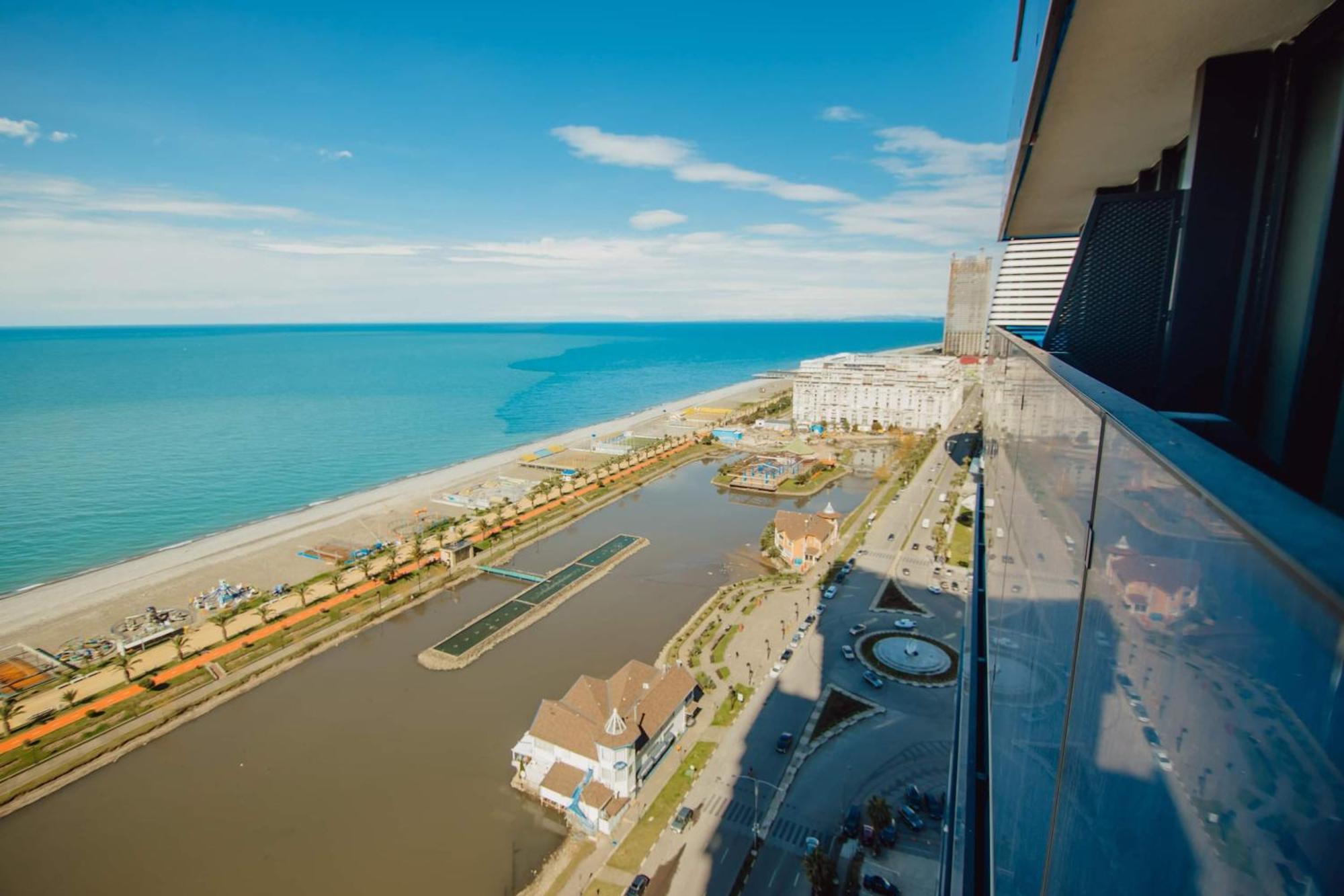 Orbi City Center Sea View Aparthotel Batumi Exterior foto